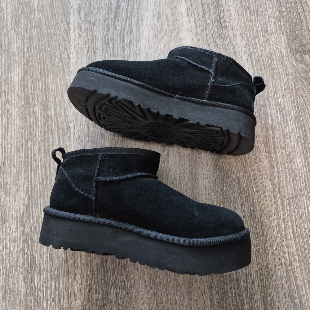 Ugg Ultra Mini Platform Boots In Black Kids Shoes Size 5